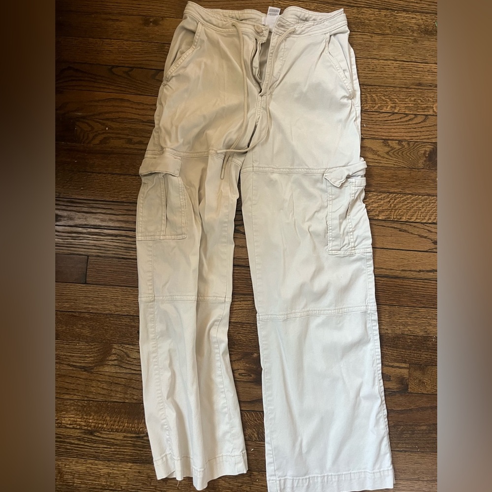 Garage mid rise cargo pants size 5!